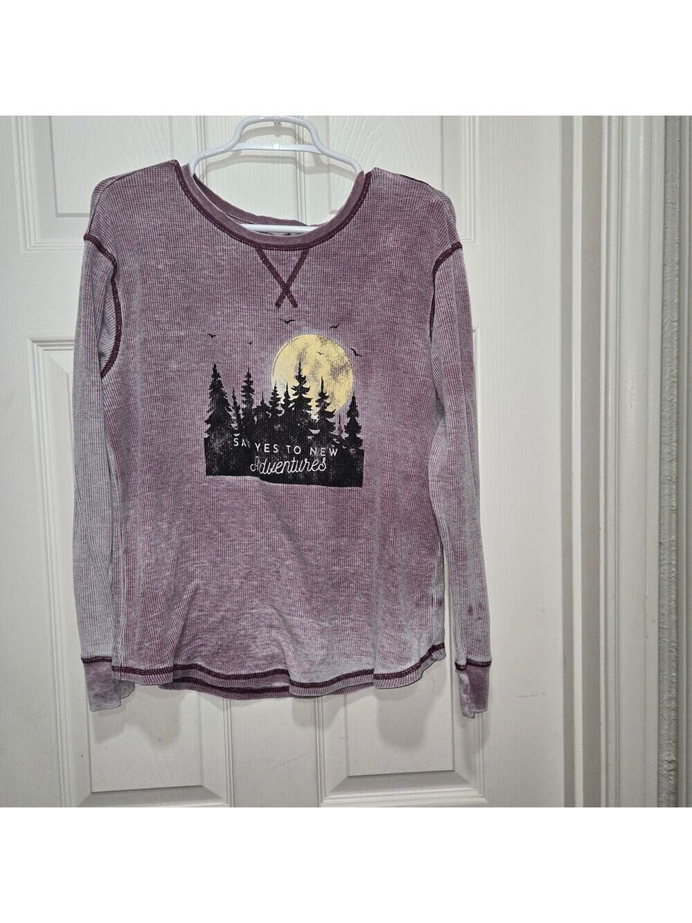 Maurices Waffle Knit Graphic Top Medium Mauve Thermal - Picture 3 of 13